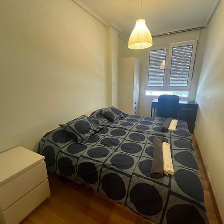 Apartamento Centro Con Garaje กาสโตร-อูร์เดียเลส ภายนอก รูปภาพ