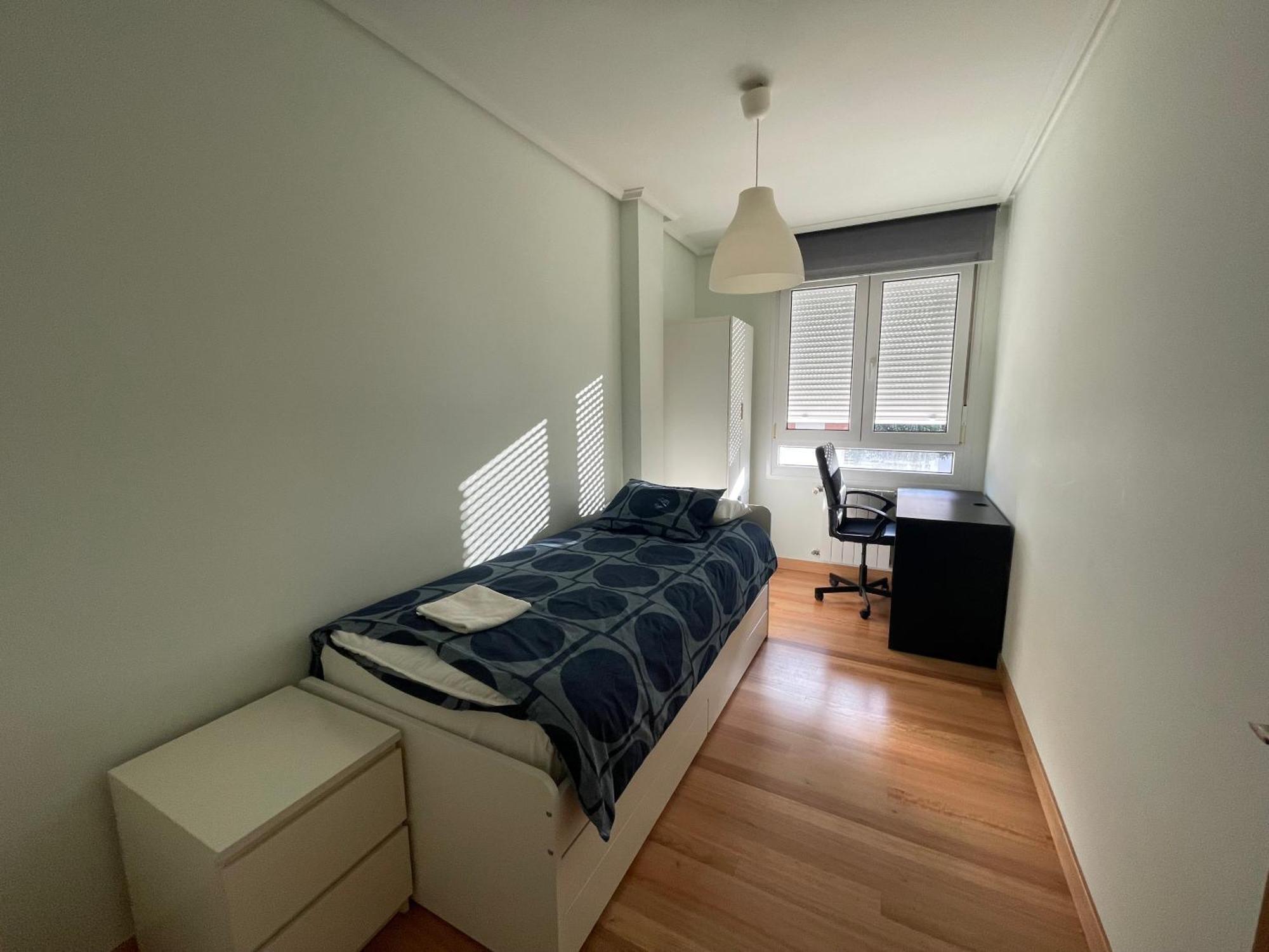 Apartamento Centro Con Garaje กาสโตร-อูร์เดียเลส ภายนอก รูปภาพ