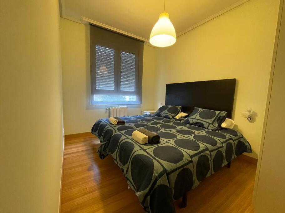 Apartamento Centro Con Garaje กาสโตร-อูร์เดียเลส ภายนอก รูปภาพ