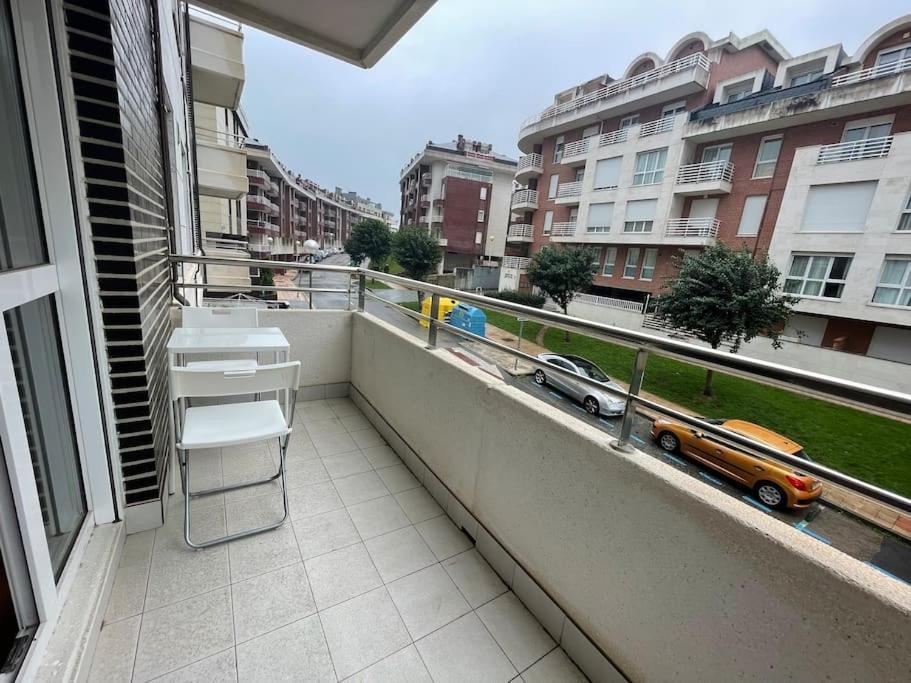 Apartamento Centro Con Garaje กาสโตร-อูร์เดียเลส ภายนอก รูปภาพ
