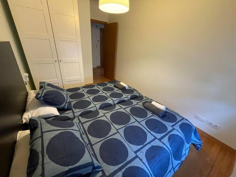 Apartamento Centro Con Garaje กาสโตร-อูร์เดียเลส ภายนอก รูปภาพ