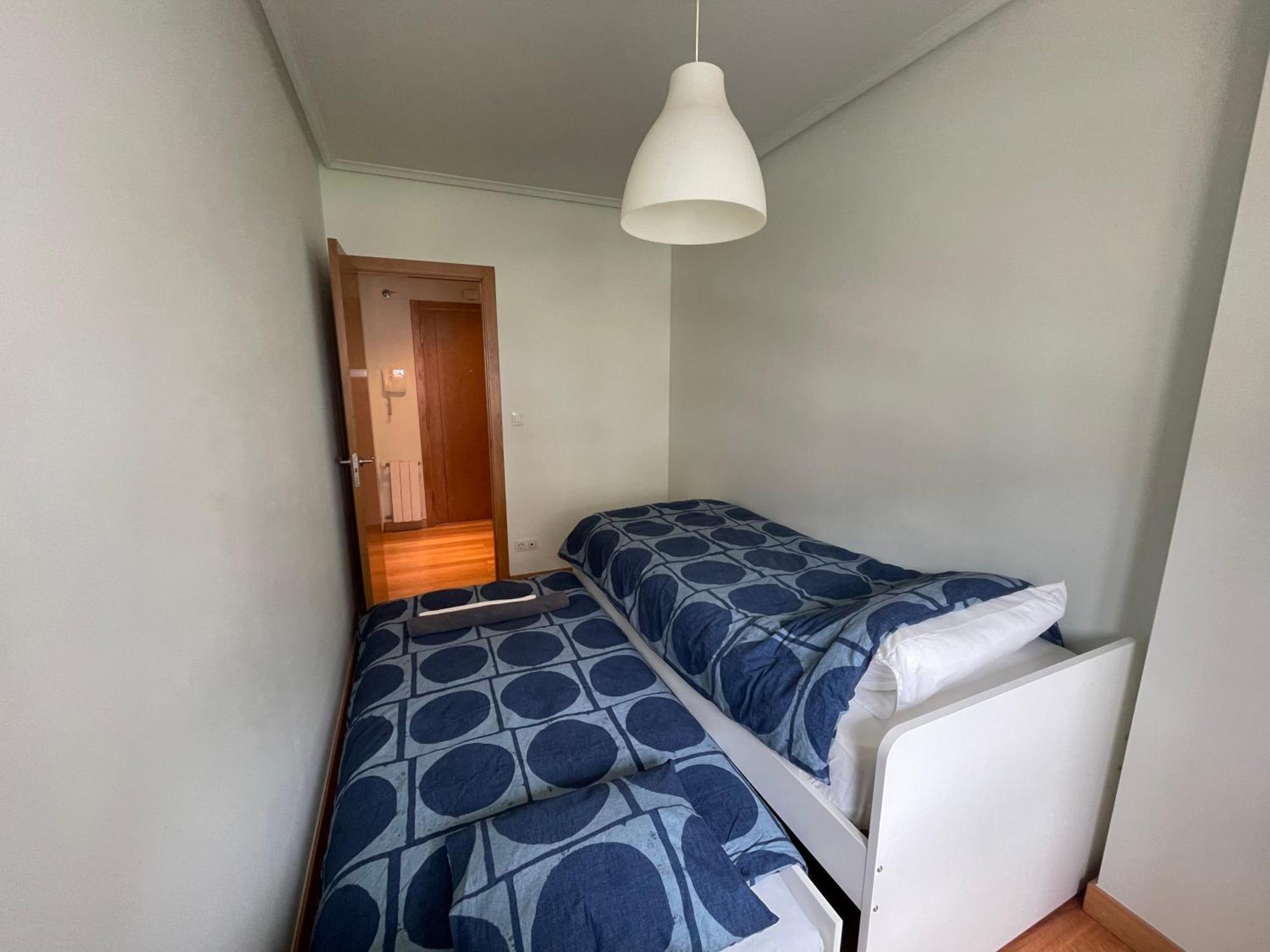 Apartamento Centro Con Garaje กาสโตร-อูร์เดียเลส ภายนอก รูปภาพ