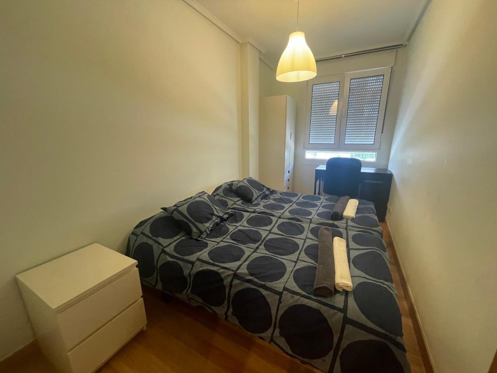 Apartamento Centro Con Garaje กาสโตร-อูร์เดียเลส ภายนอก รูปภาพ